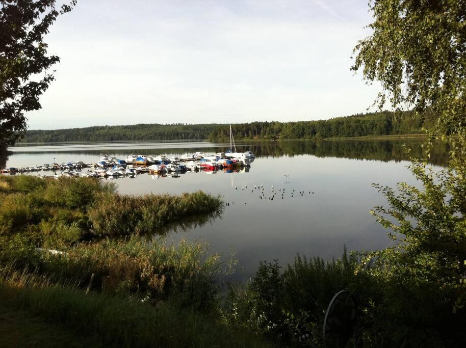 Entire Town House On Ground Floor Front Of Lake Apartment Märsta Exterior photo